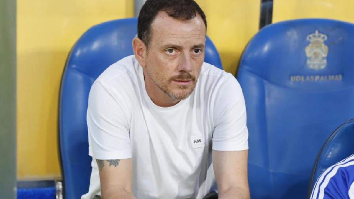 El Albacete Balompié mantiene la confianza en Alberto González tras el apoyo de la plantilla