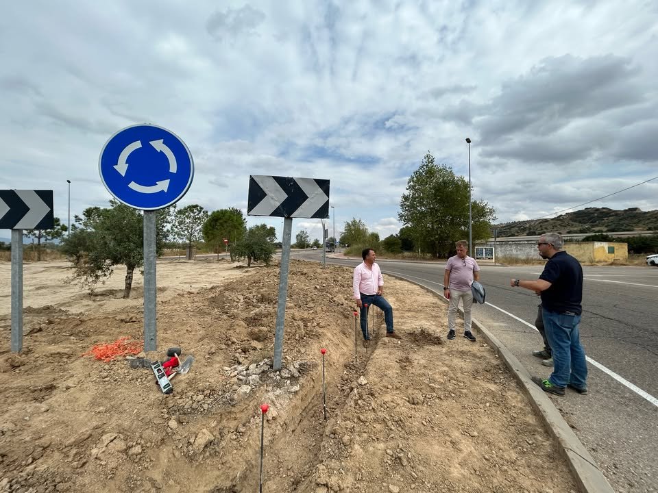 El Ayuntamiento de Talavera inicia el acondicionamiento de seis rotondas para embellecer la ciudad