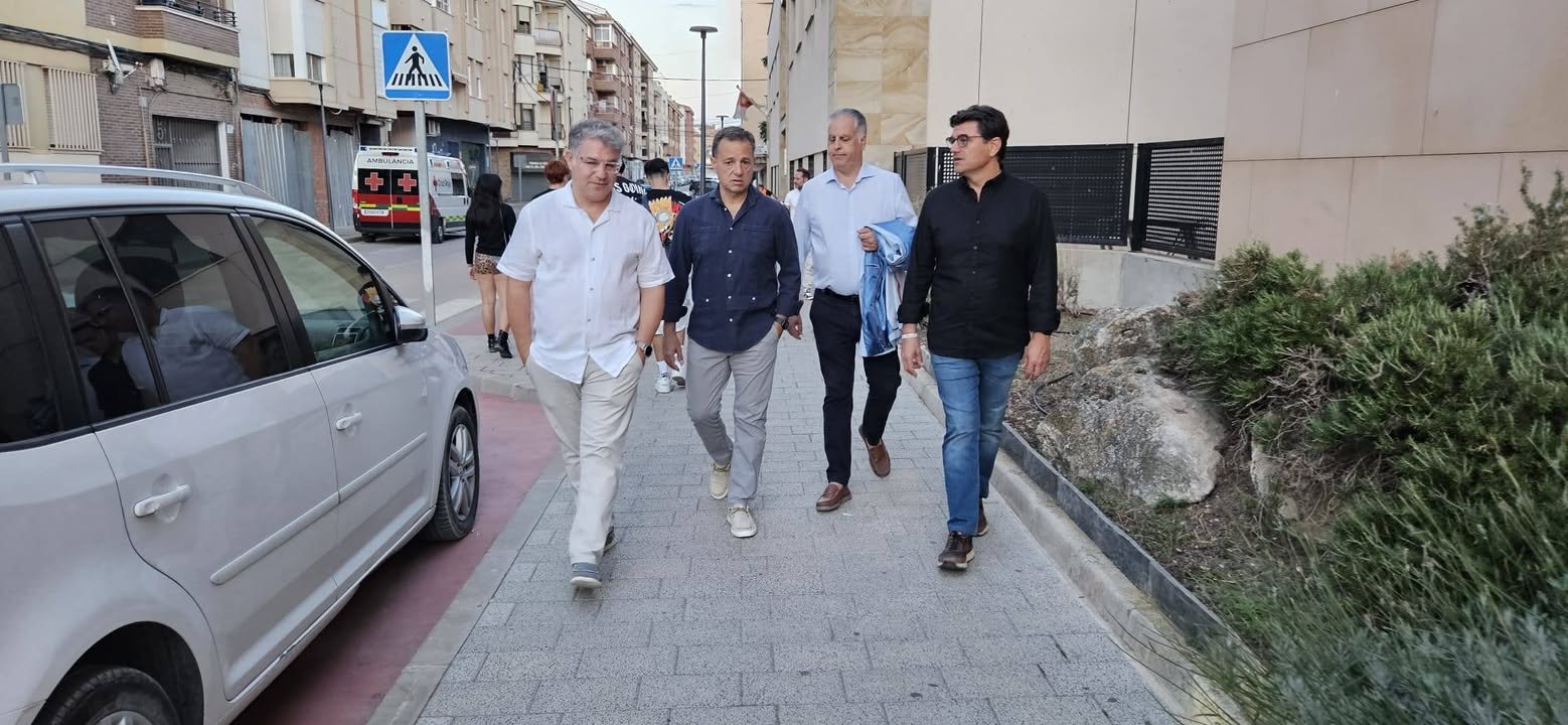 El alcalde de Albacete, Manuel Serrano, disfruta de la feria de Hellín 2026