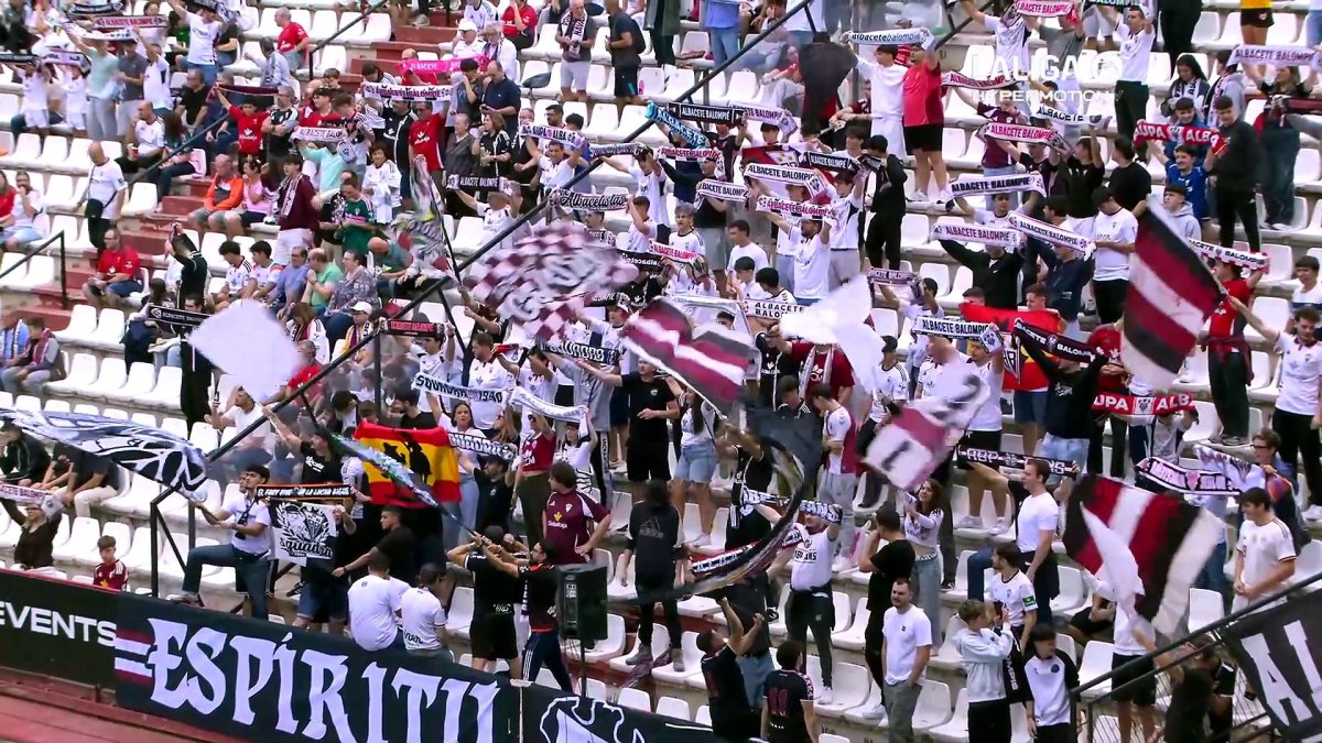 El Albacete Balompié cae ante el Eibar y destituye a Alberto González tras la derrota
