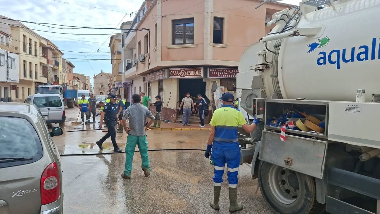 El Ayuntamiento de Hellín envía apoyo a Madrigueras en momentos de necesidad