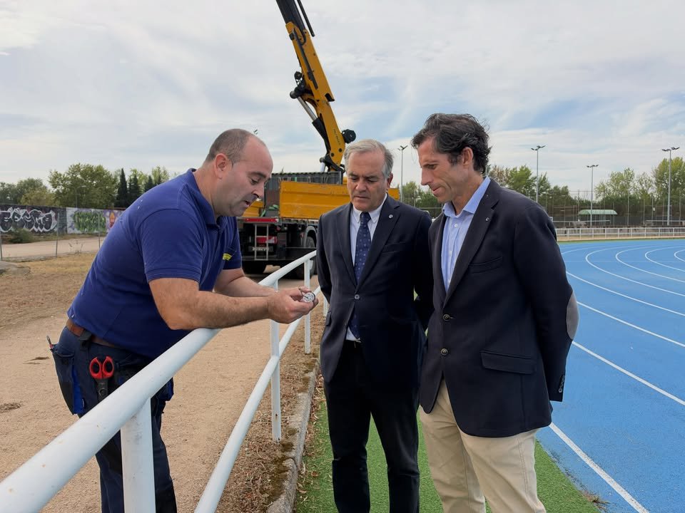 El Ayuntamiento de Talavera de la Reina renueva la iluminación de la pista de atletismo tras 25 años