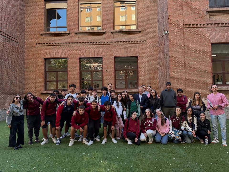 El Ayuntamiento de Talavera impulsa la formación tecnológica entre jóvenes del Cristóbal Colón