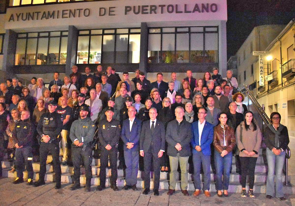 Puertollano rinde homenaje en silencio a las víctimas del accidente ferroviario de Urda
