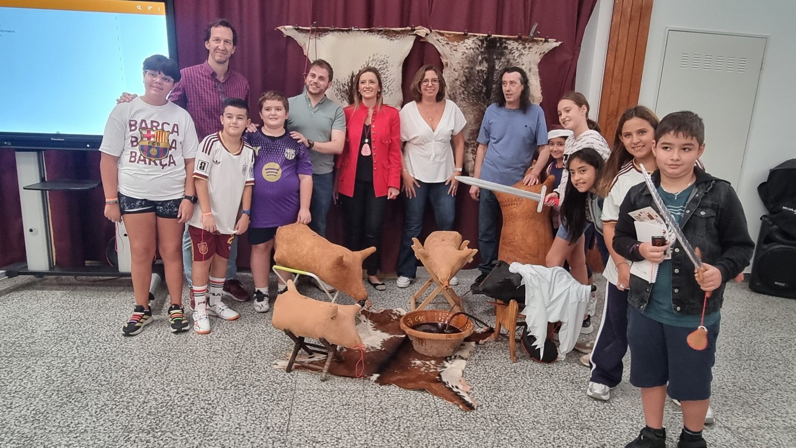 Valdepeñas rinde tributo a la artesanía tradicional con un taller sobre el oficio del botero